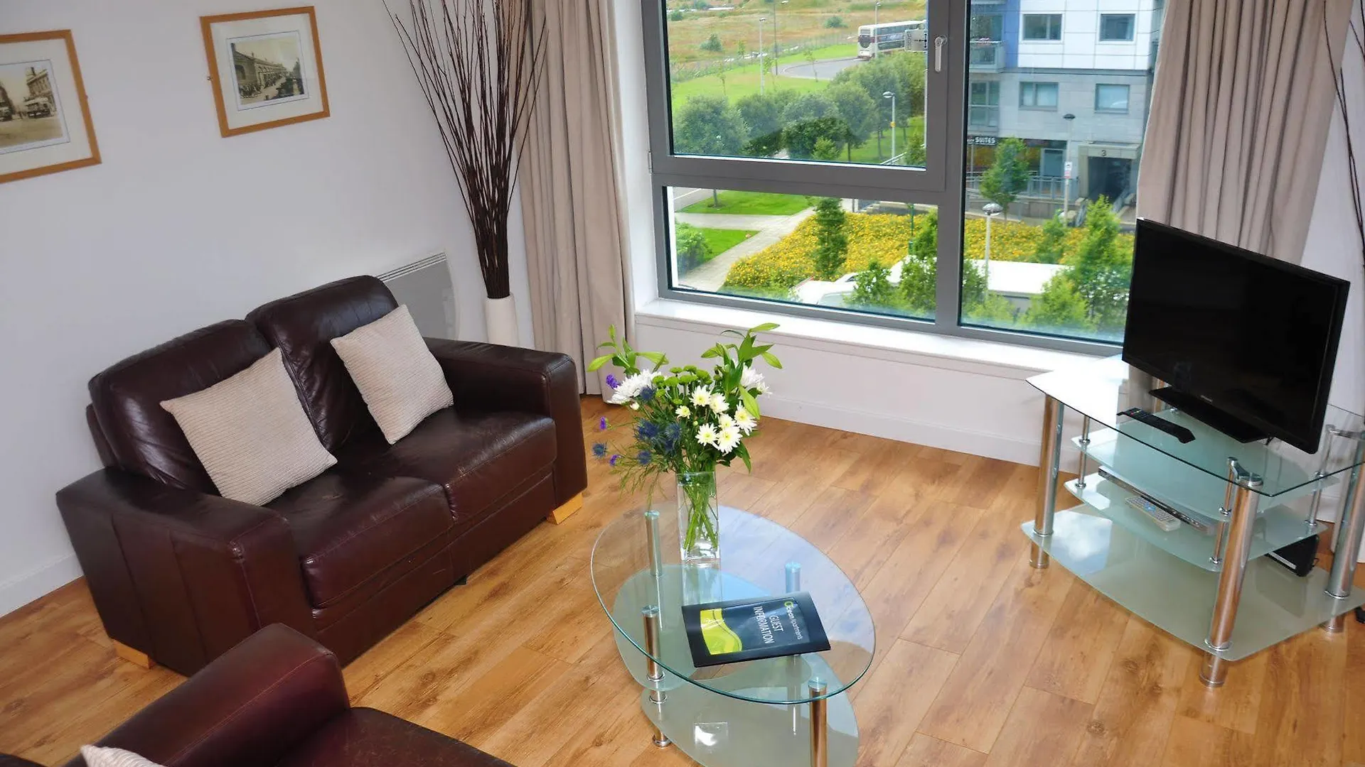 Ocean Serviced Apartments Edinburgh 4*,